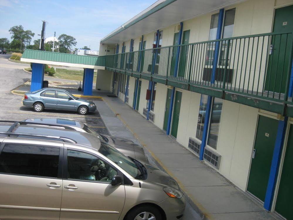 Regency Inn Of Naperville Exterior foto